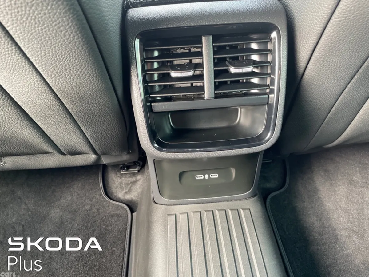 Skoda Octavia Saloon, Diesel, 2026, Black