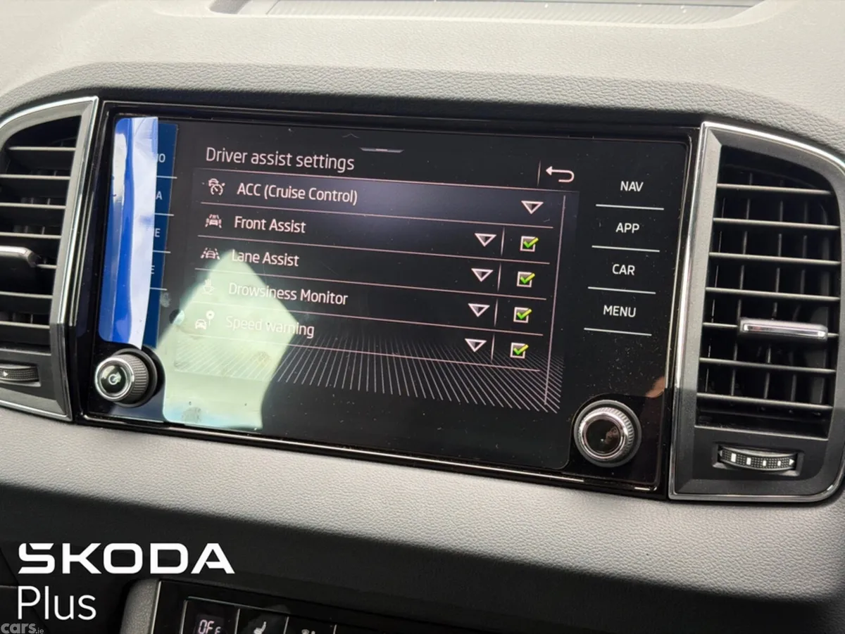 Skoda Karoq SUV, Diesel, 2026, White