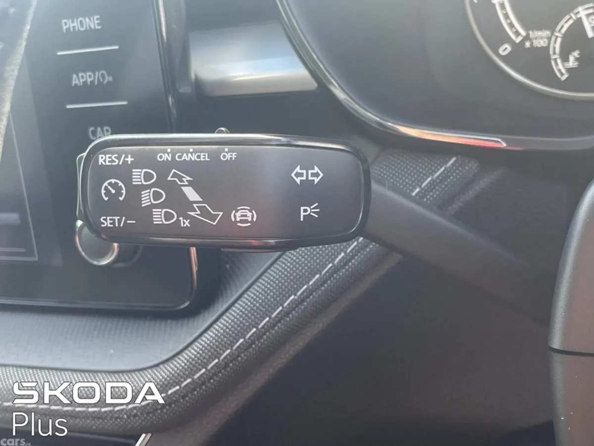 Skoda Fabia Hatchback, Petrol, 2023, White