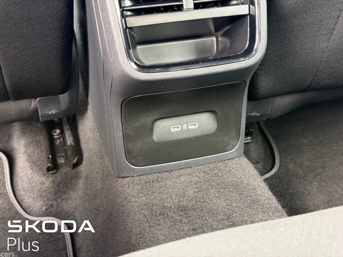 Skoda Octavia Saloon, Diesel, 2024, Black