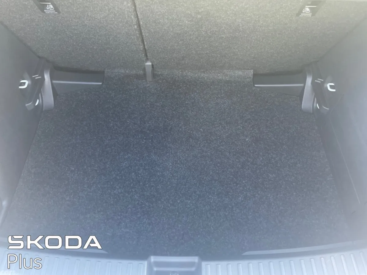 Skoda Fabia Hatchback, Petrol, 2023, White