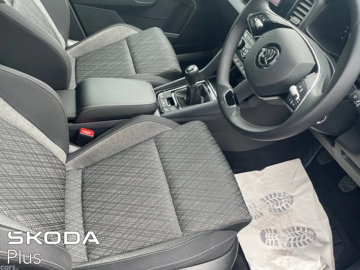 Skoda Karoq SUV, Diesel, 2024, Blue