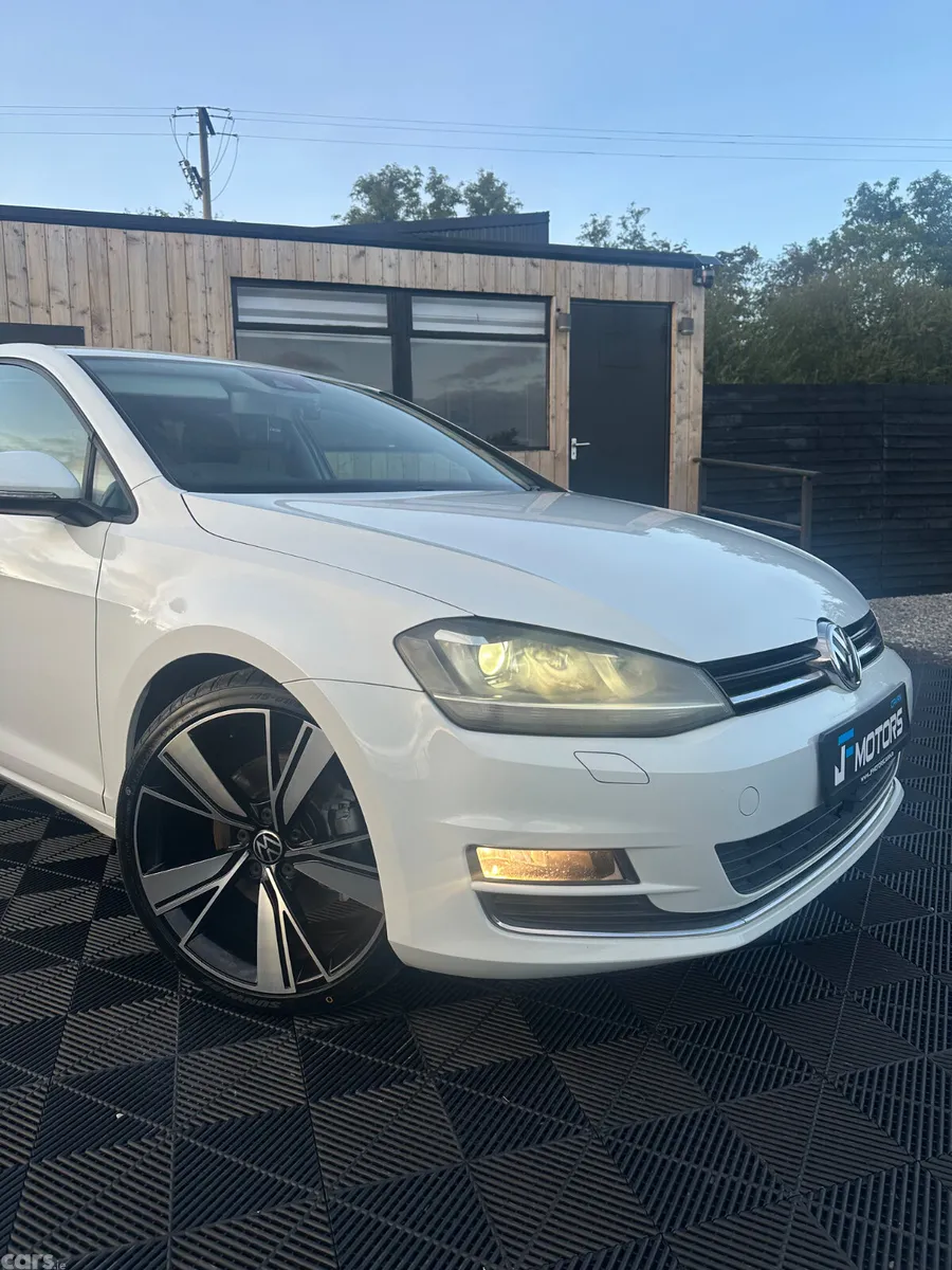 Volkswagen Golf Hatchback, Petrol, 2014, White