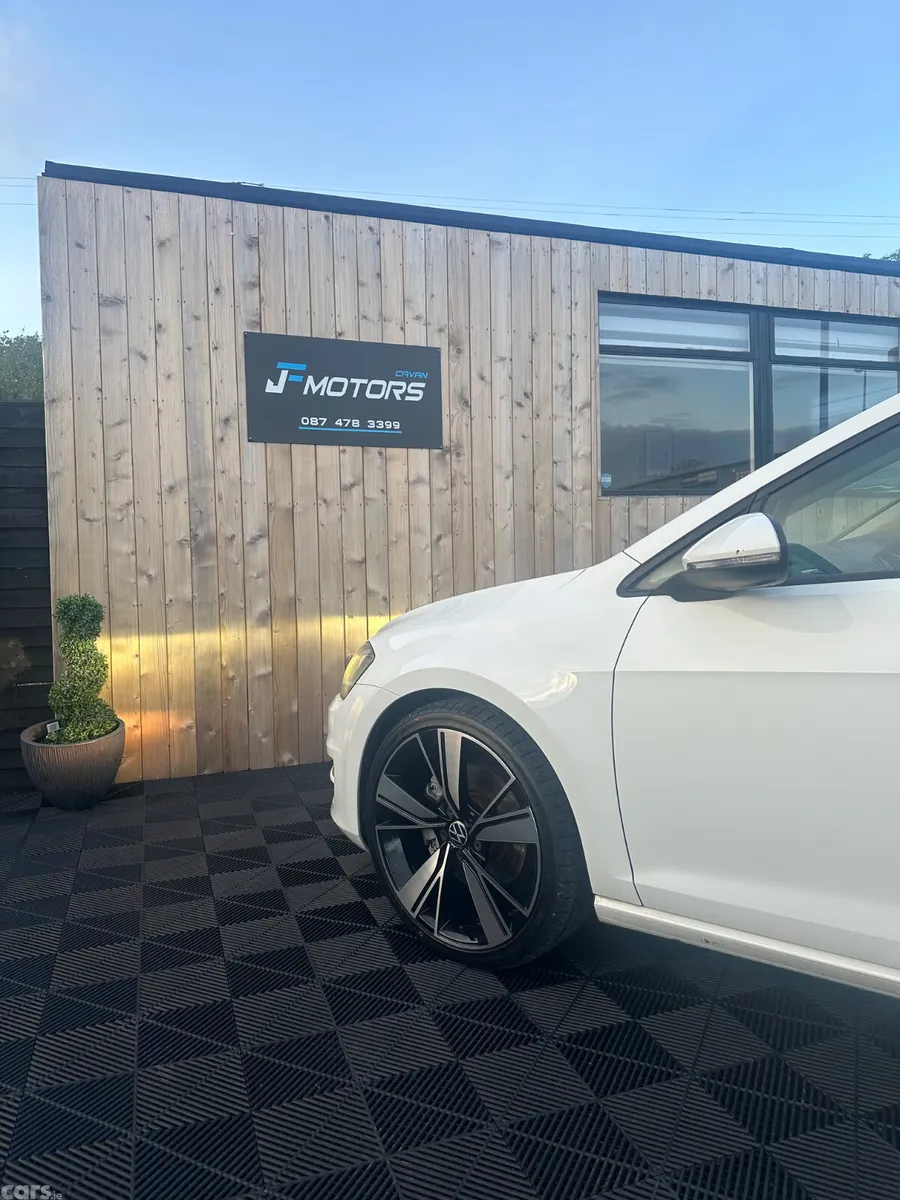Volkswagen Golf Hatchback, Petrol, 2014, White