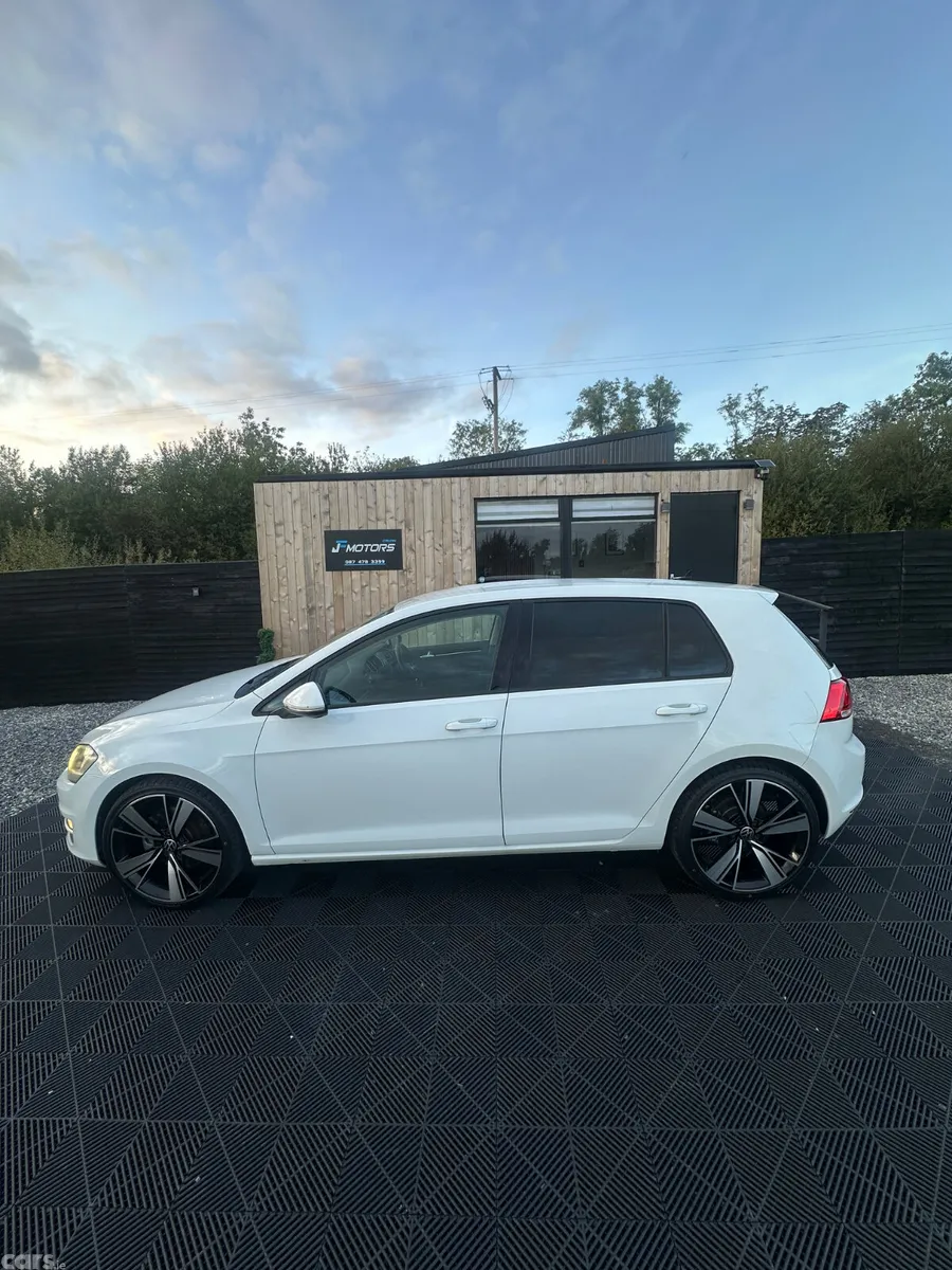 Volkswagen Golf Hatchback, Petrol, 2014, White