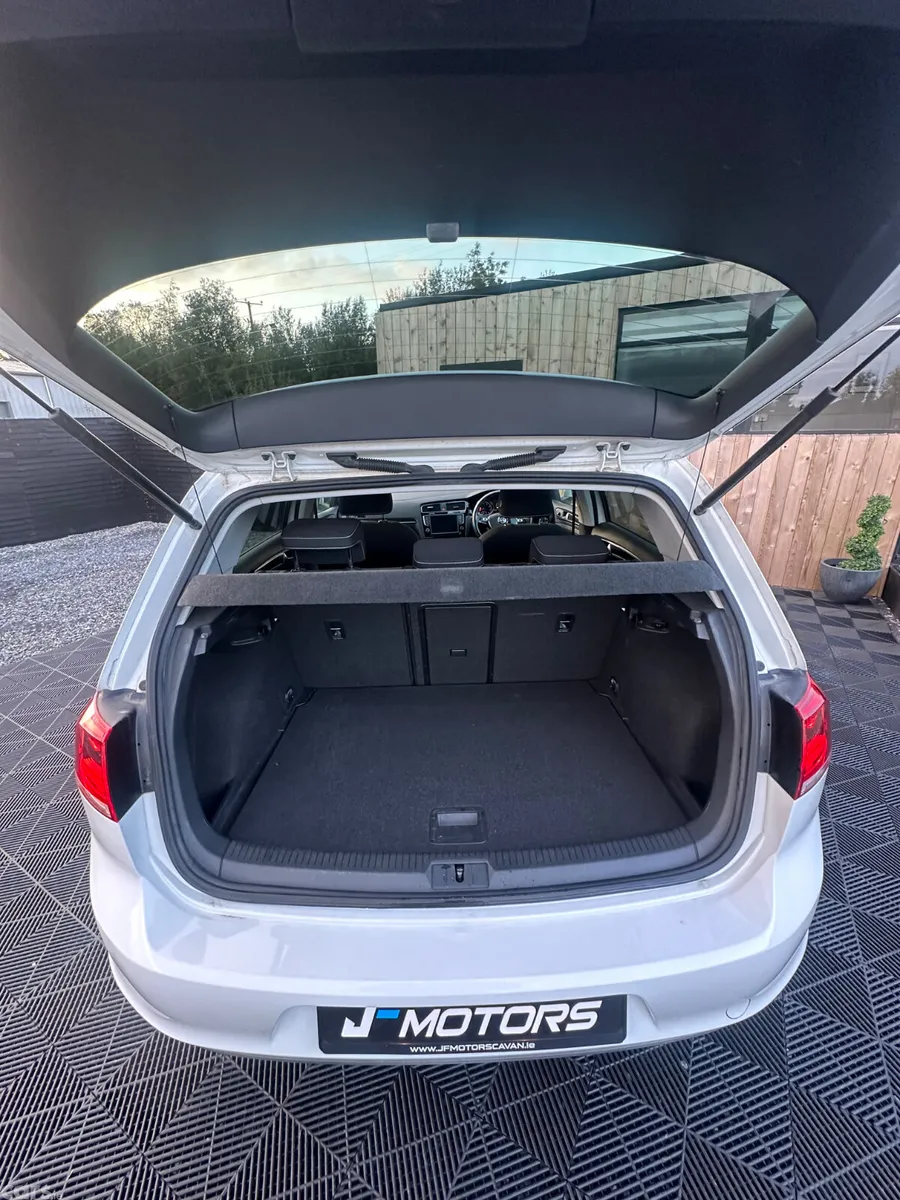 Volkswagen Golf Hatchback, Petrol, 2014, White