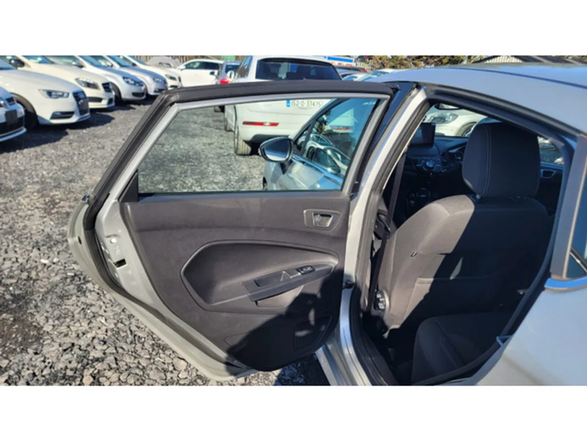 Ford Fiesta Hatchback, Petrol, 2016, Silver