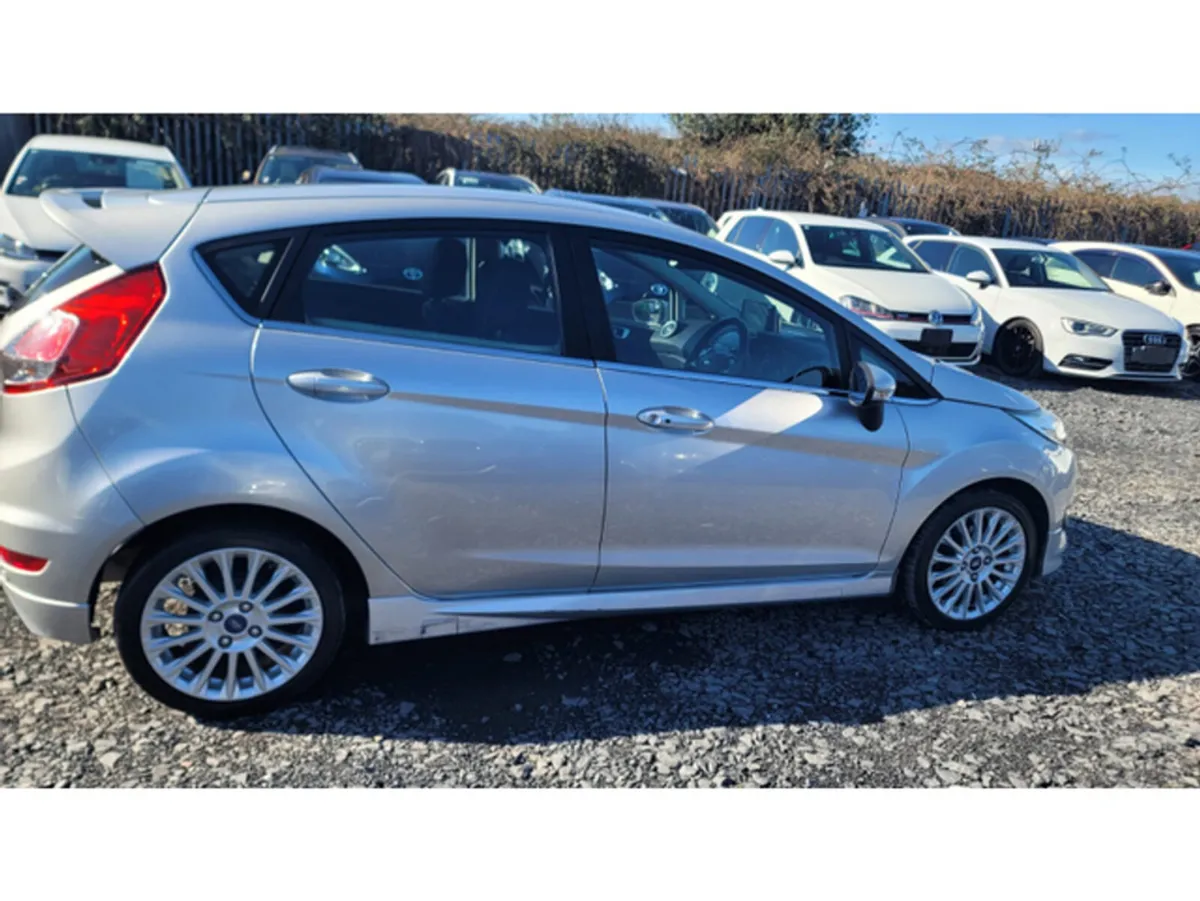 Ford Fiesta Hatchback, Petrol, 2016, Silver