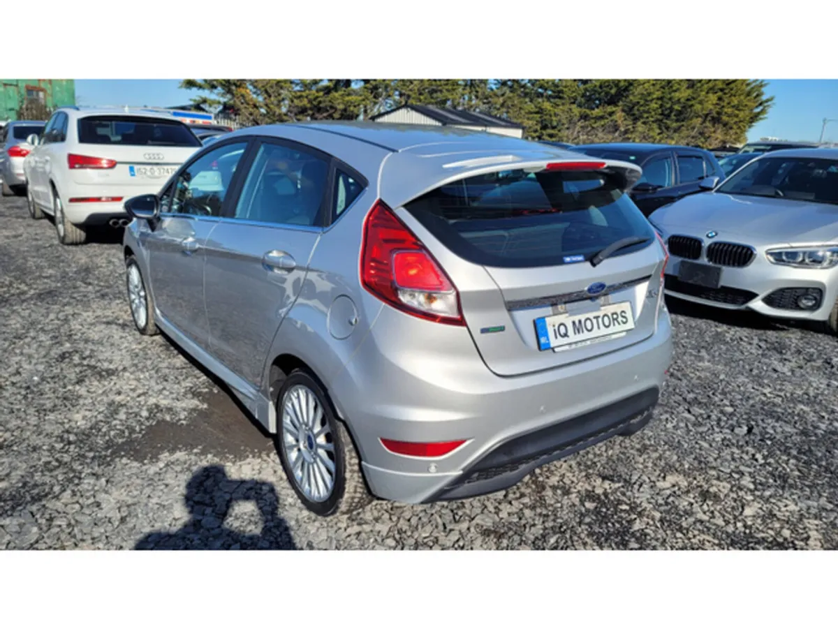 Ford Fiesta Hatchback, Petrol, 2016, Silver