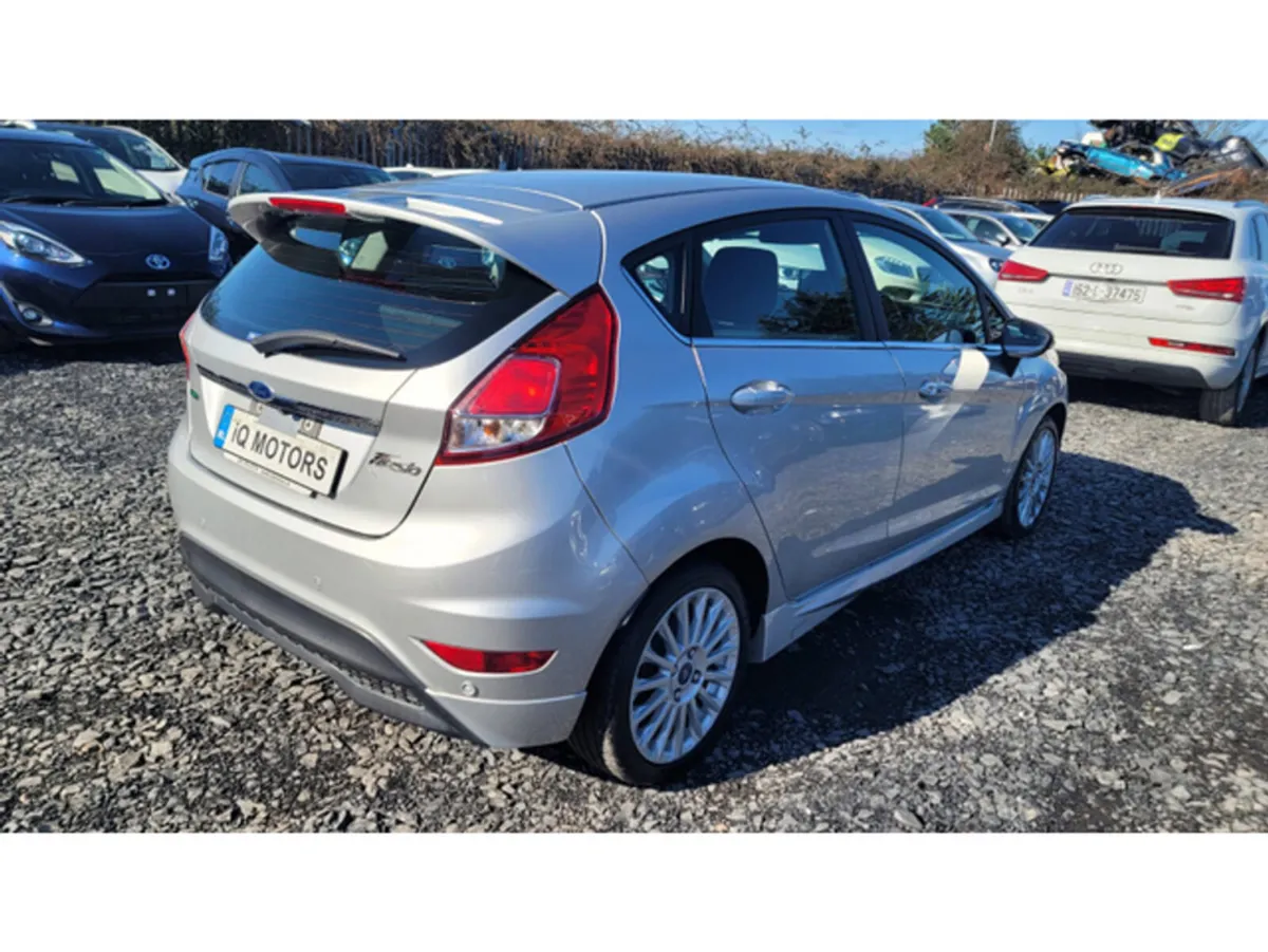 Ford Fiesta Hatchback, Petrol, 2016, Silver