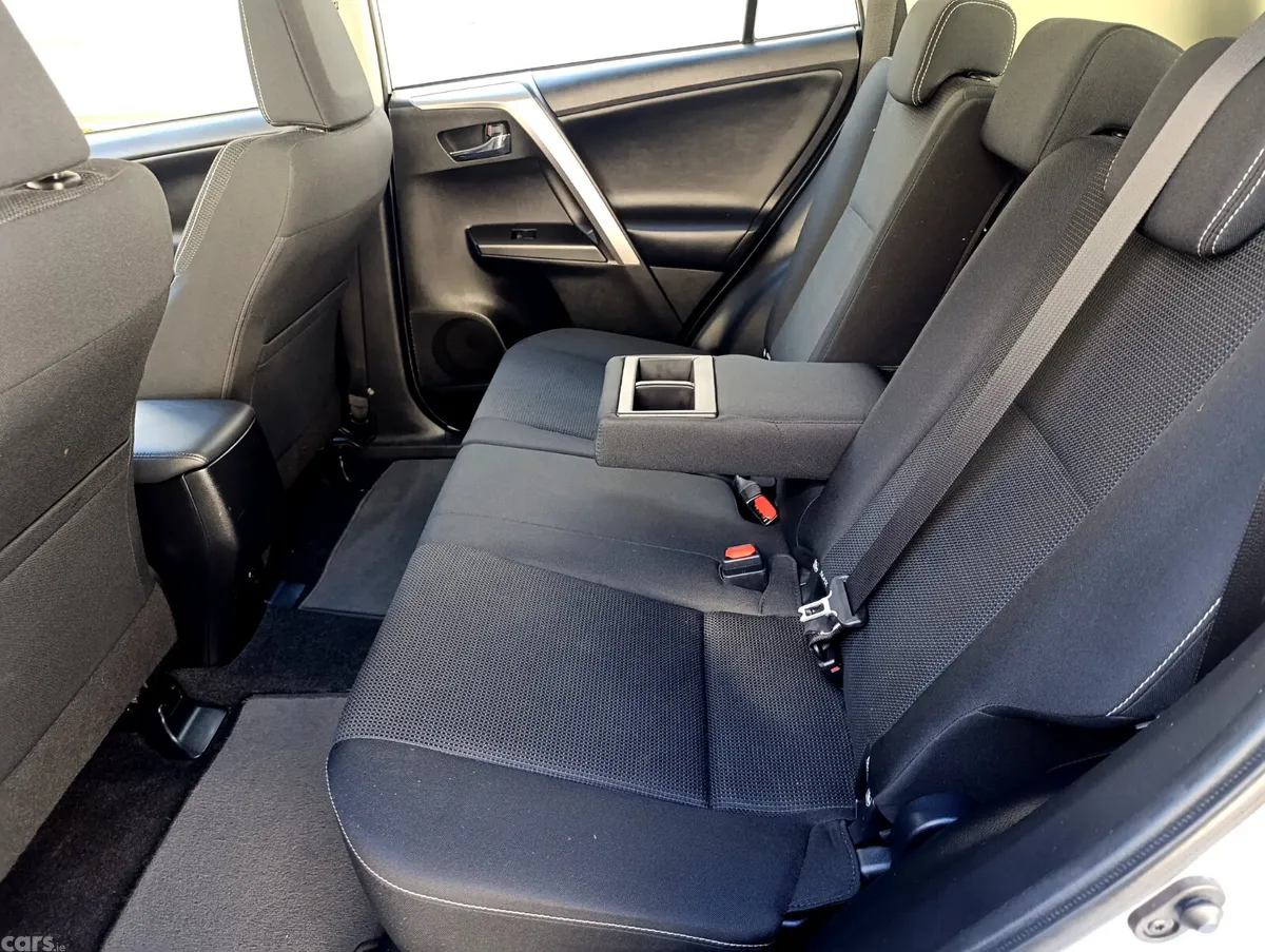 Toyota RAV4 SUV, Diesel, 2016, Silver
