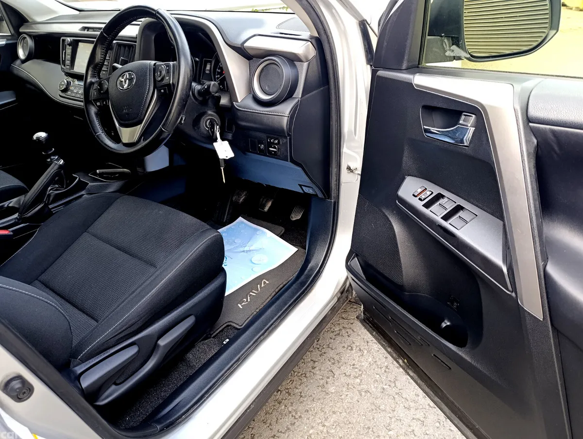 Toyota RAV4 SUV, Diesel, 2016, Silver