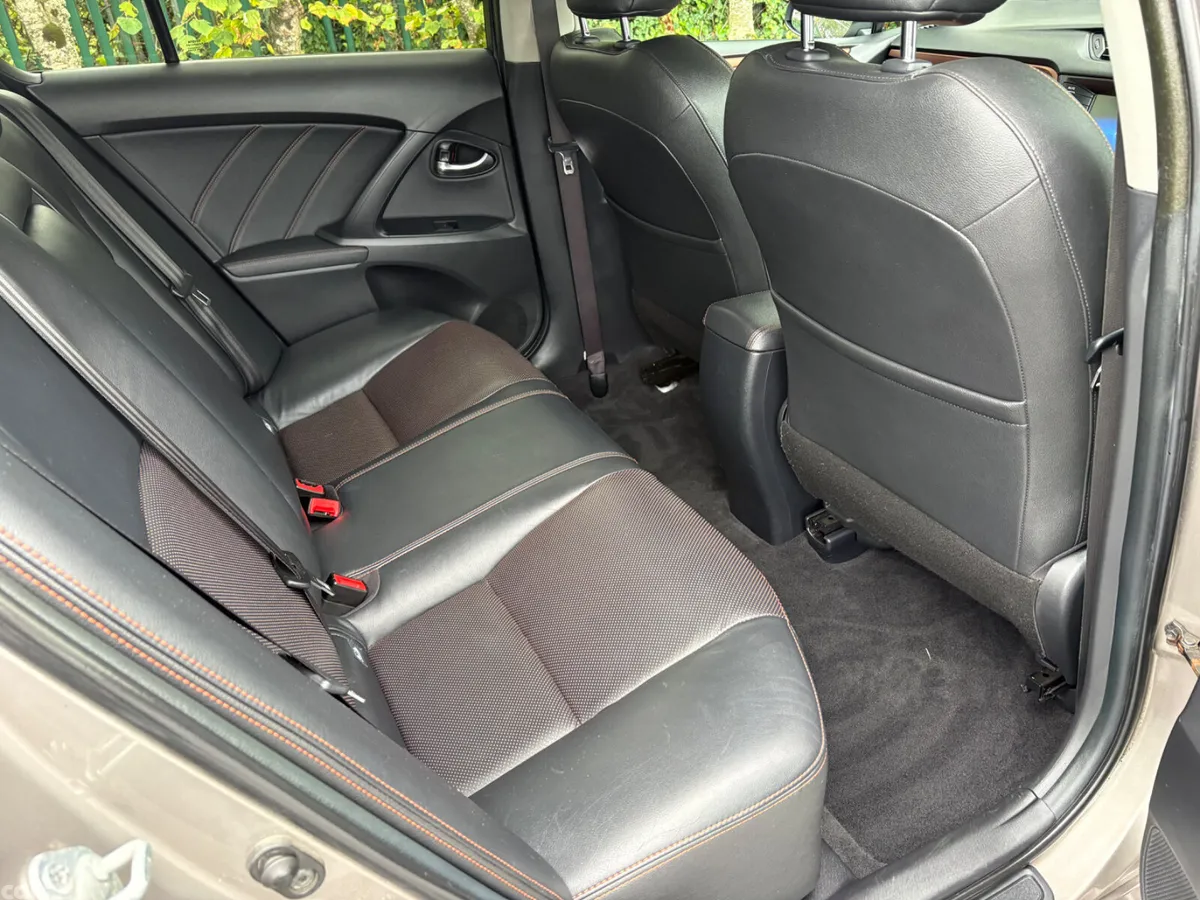 Toyota Avensis Saloon, Diesel, 2018, Brown