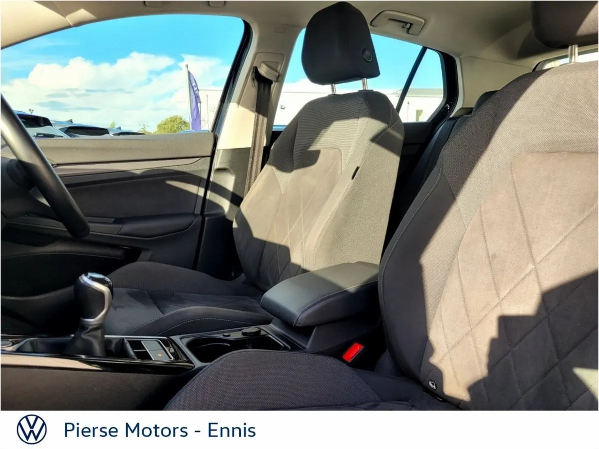Volkswagen Golf Estate, Diesel, 2023, Black