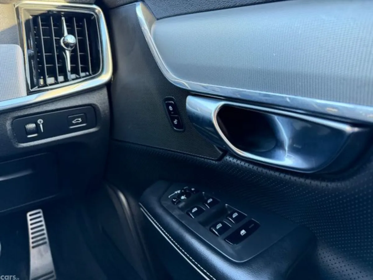 Volvo S90 Saloon, Diesel, 2018, Black