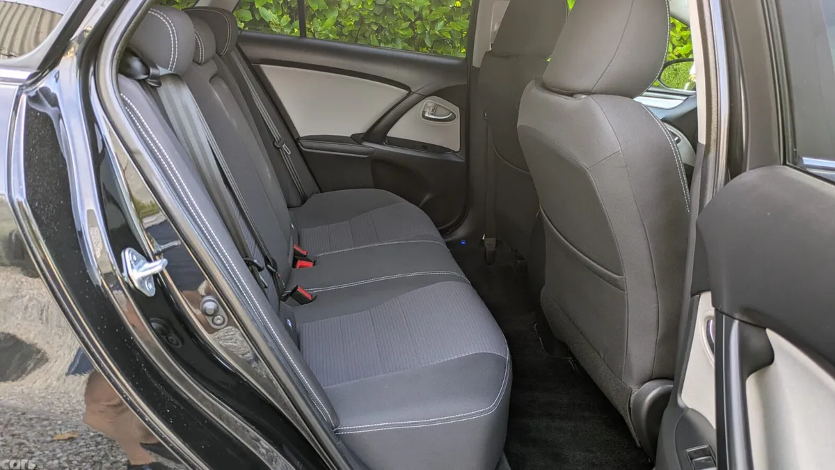 Toyota Avensis Estate, Petrol, 2017, Black