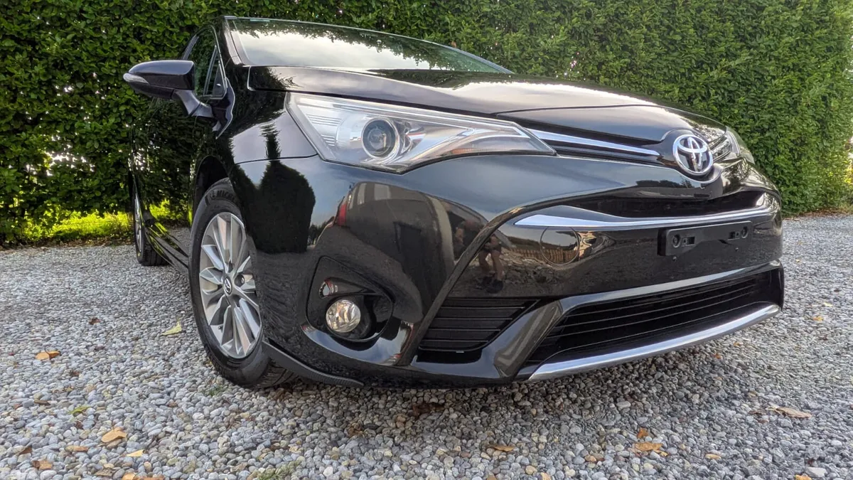 Toyota Avensis Estate, Petrol, 2017, Black