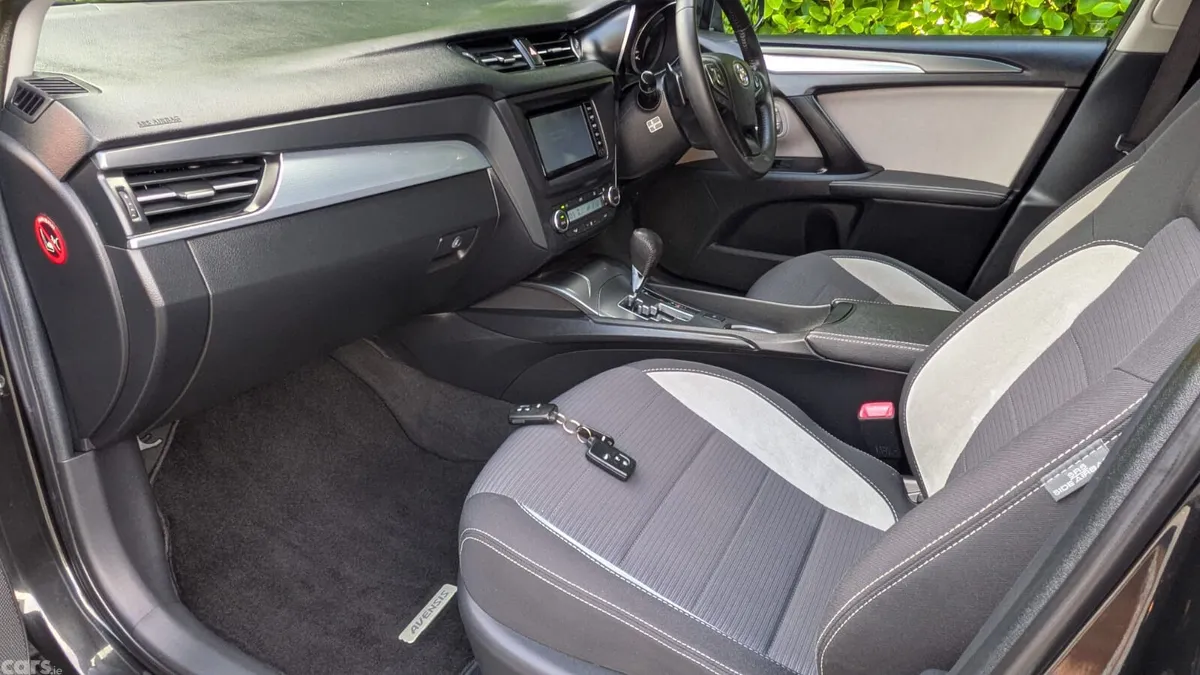 Toyota Avensis Estate, Petrol, 2017, Black