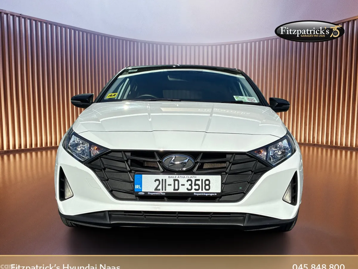Hyundai i20 Hatchback, Petrol, 2021, White