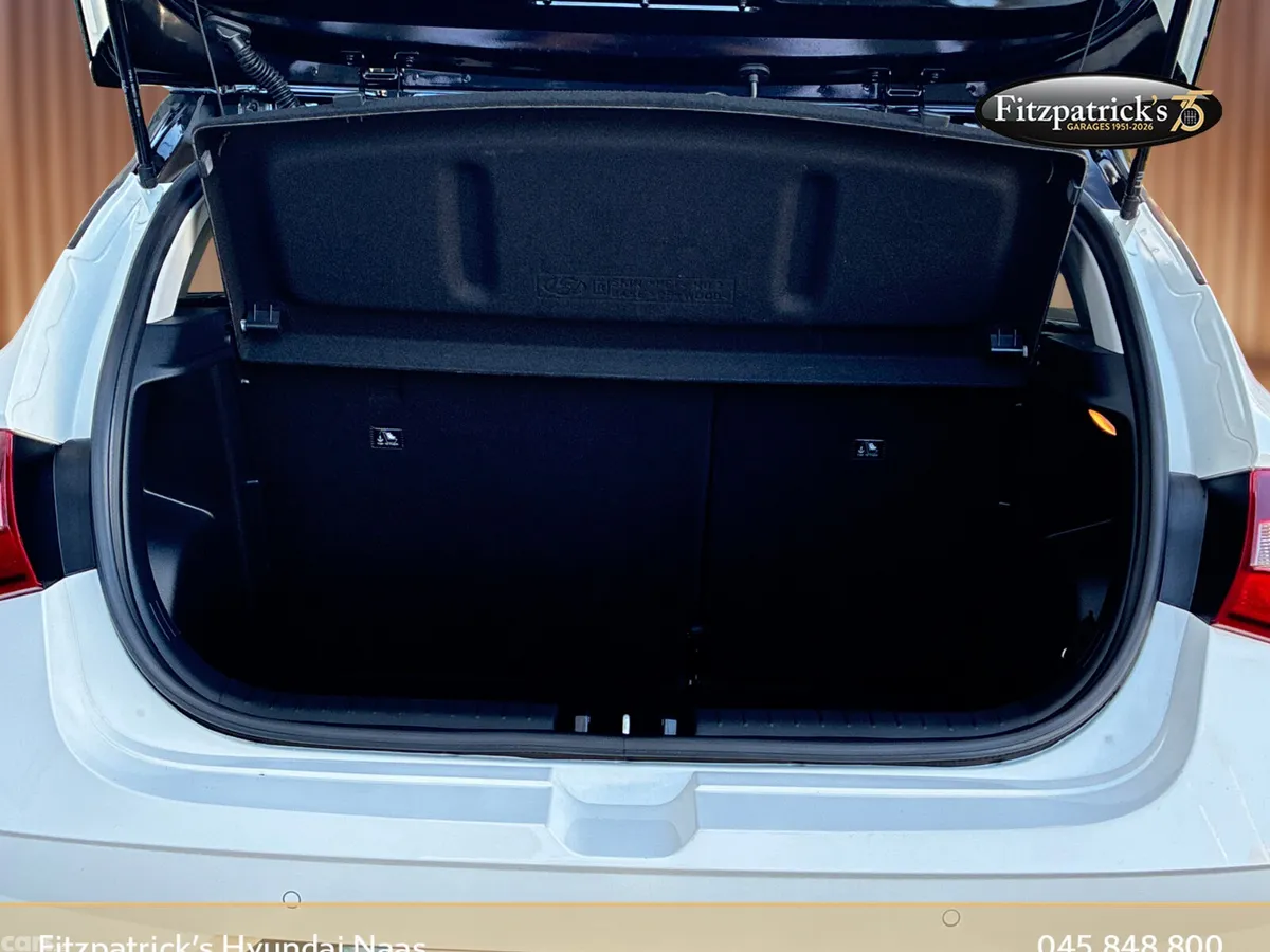 Hyundai i20 Hatchback, Petrol, 2021, White