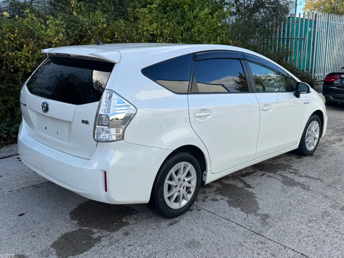 Toyota Prius MPV, Petrol Hybrid, 2013, White