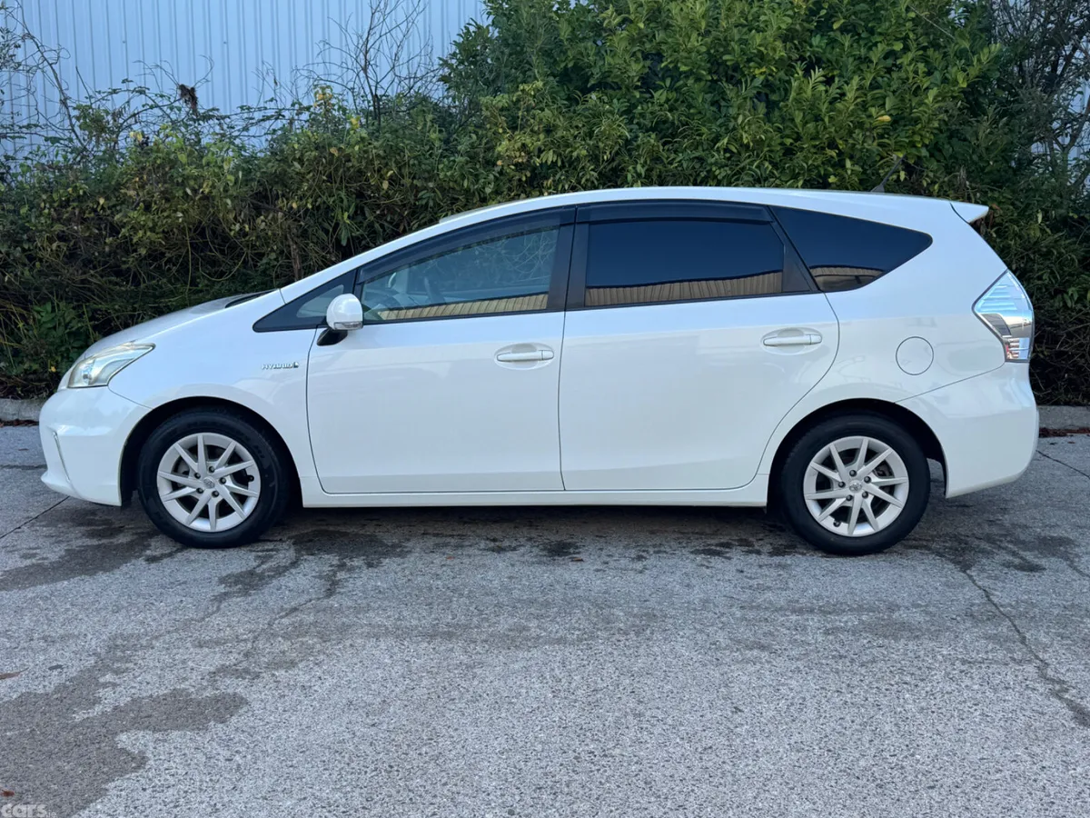Toyota Prius MPV, Petrol Hybrid, 2013, White