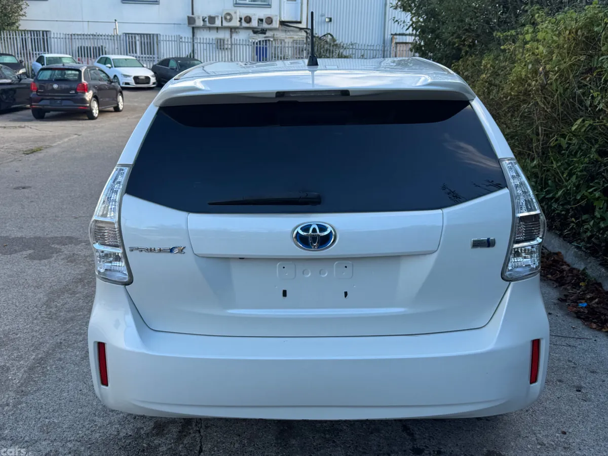 Toyota Prius MPV, Petrol Hybrid, 2013, White