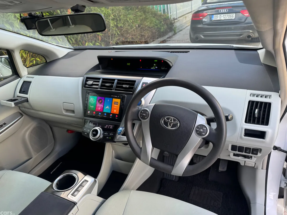 Toyota Prius MPV, Petrol Hybrid, 2013, White