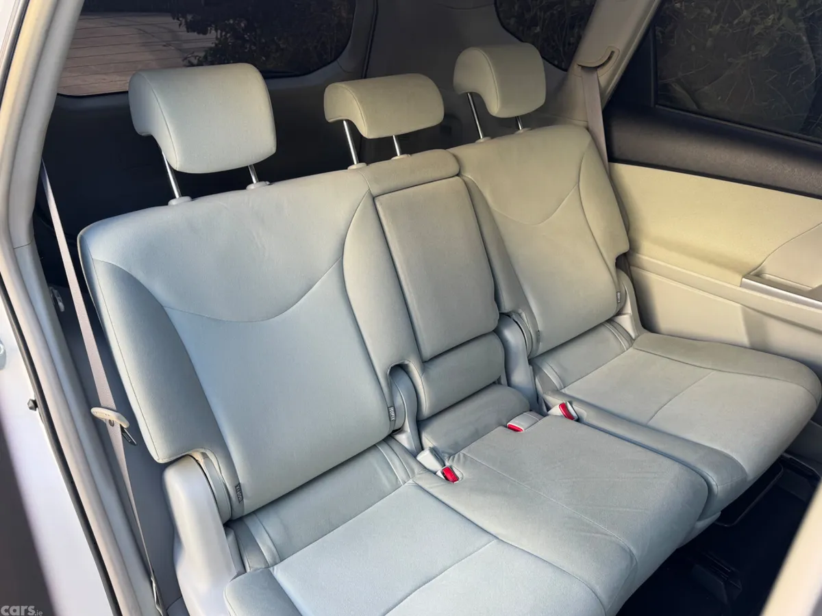 Toyota Prius MPV, Petrol Hybrid, 2013, White