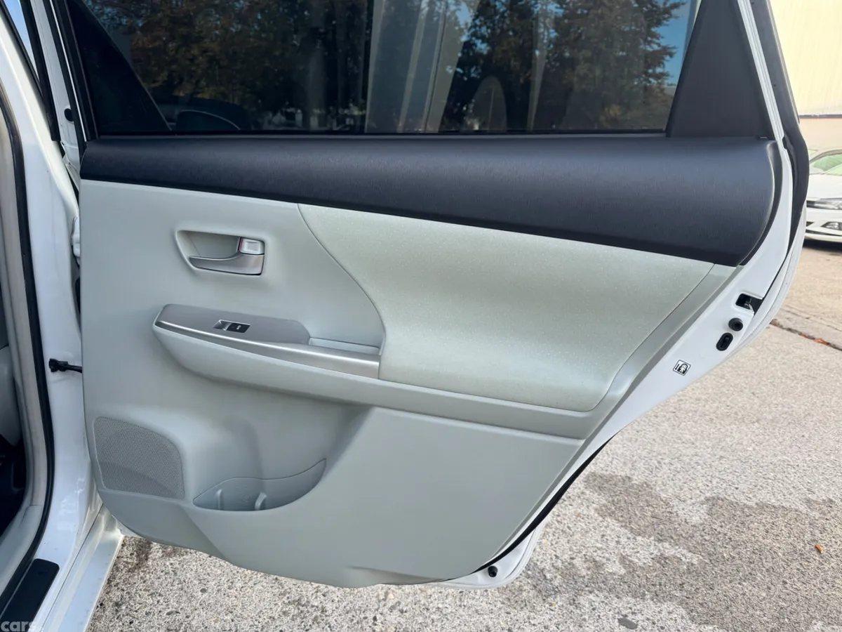 Toyota Prius MPV, Petrol Hybrid, 2013, White