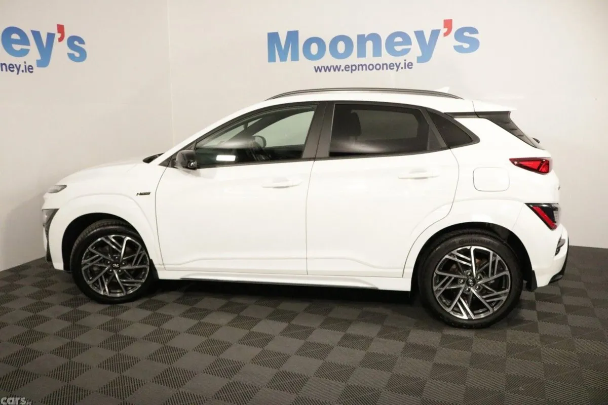 Hyundai KONA SUV, Petrol, 2023, White