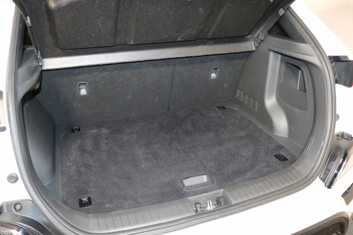 Hyundai KONA SUV, Petrol, 2023, White