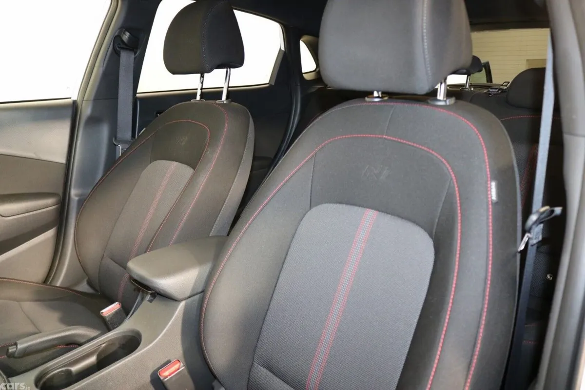 Hyundai KONA SUV, Petrol, 2023, White