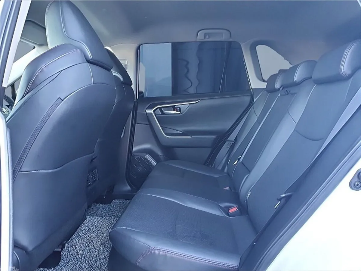 Toyota RAV4 SUV, Petrol Hybrid, 2023, White