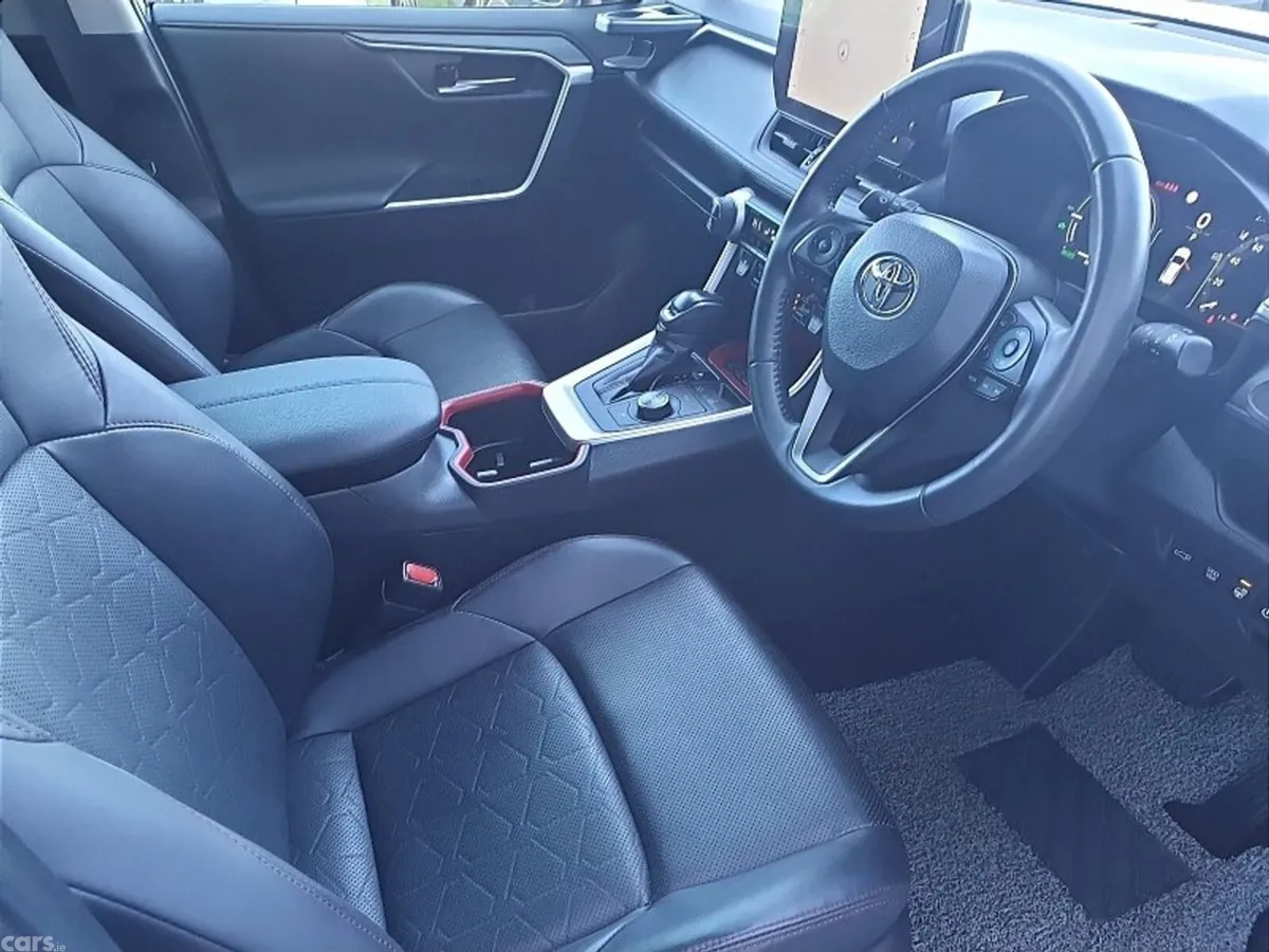 Toyota RAV4 SUV, Petrol Hybrid, 2023, White