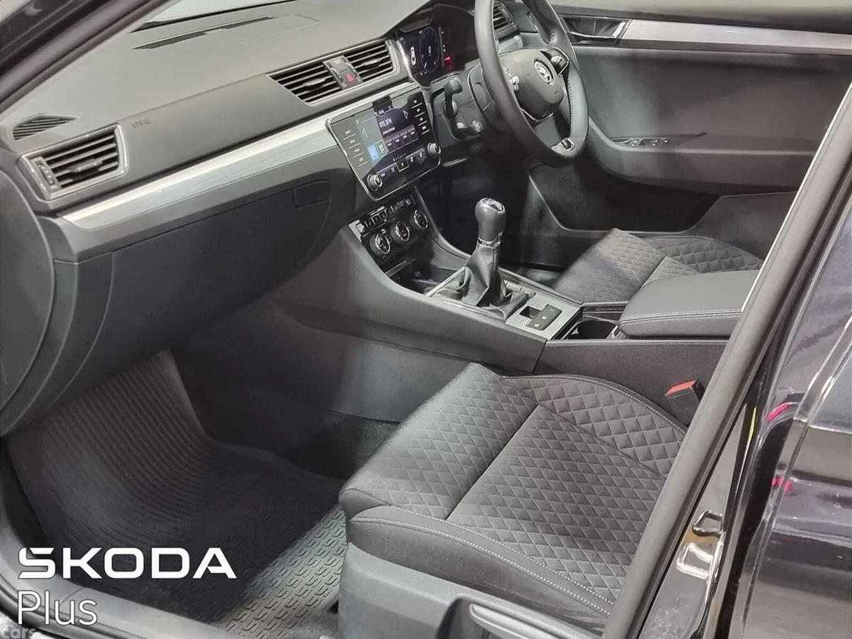 Skoda Superb Saloon, Petrol, 2024, Black