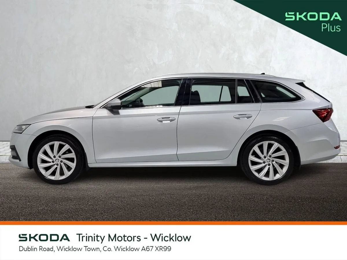 Skoda Octavia Estate, Petrol, 2024, Silver