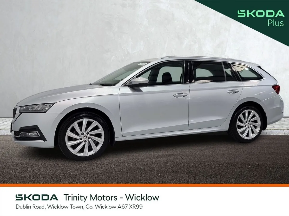 Skoda Octavia Estate, Petrol, 2024, Silver