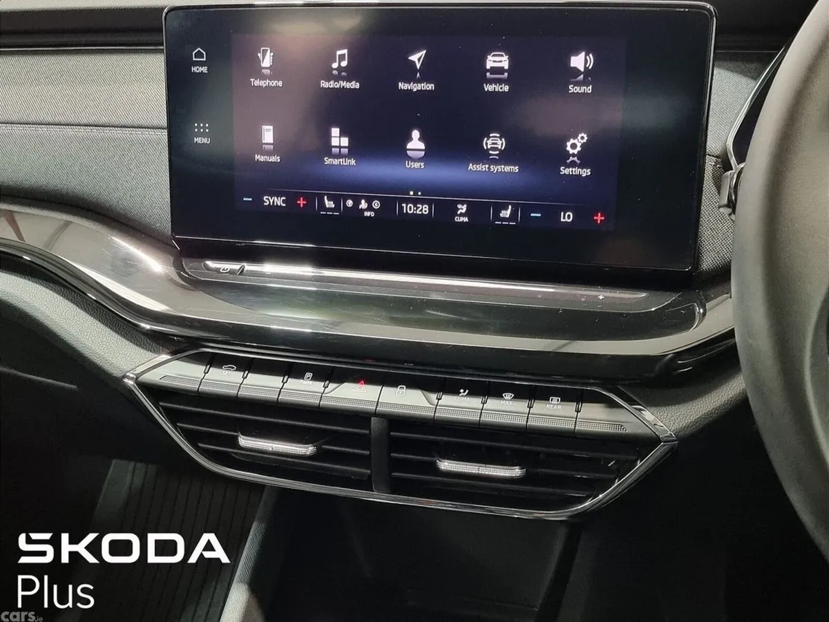 Skoda Octavia Estate, Petrol, 2024, Silver