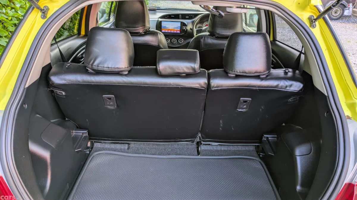 Toyota Yaris Hatchback, Petrol, 2015, Yellow
