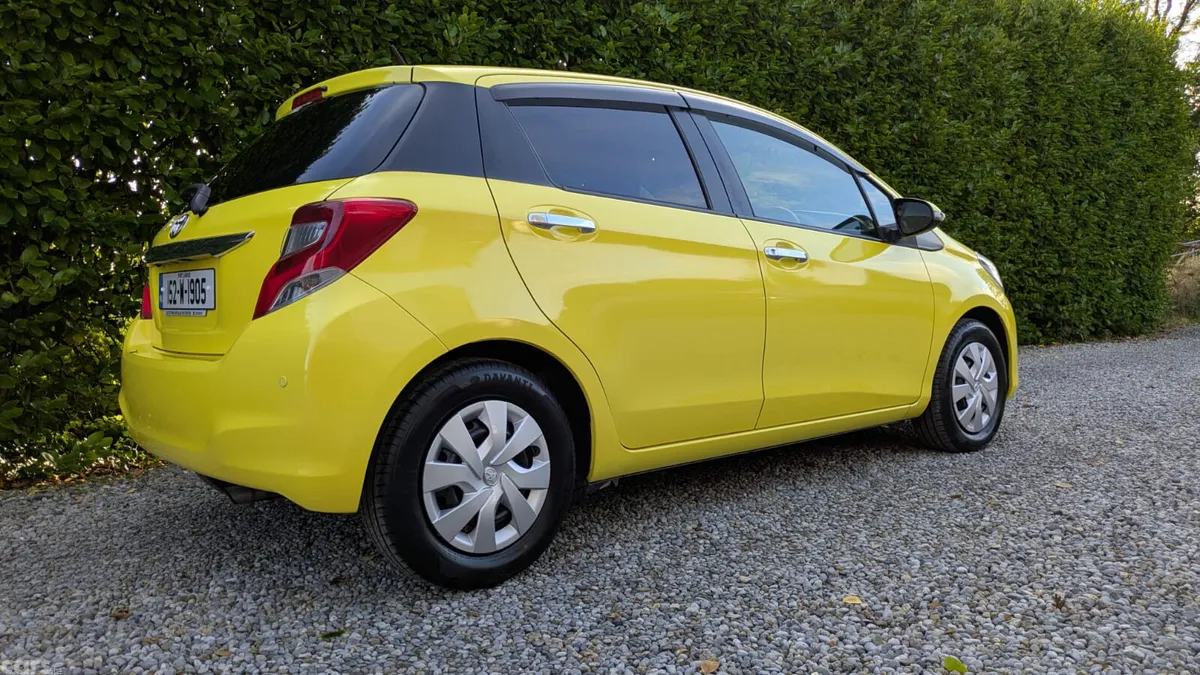 Toyota Yaris Hatchback, Petrol, 2015, Yellow