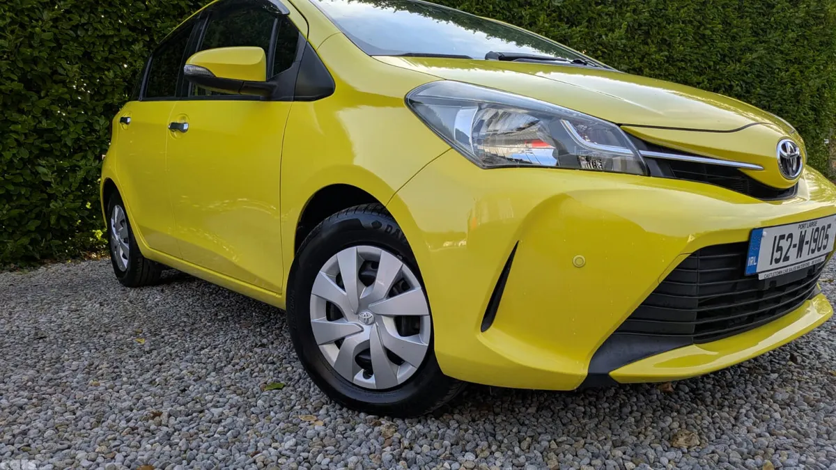 Toyota Yaris Hatchback, Petrol, 2015, Yellow
