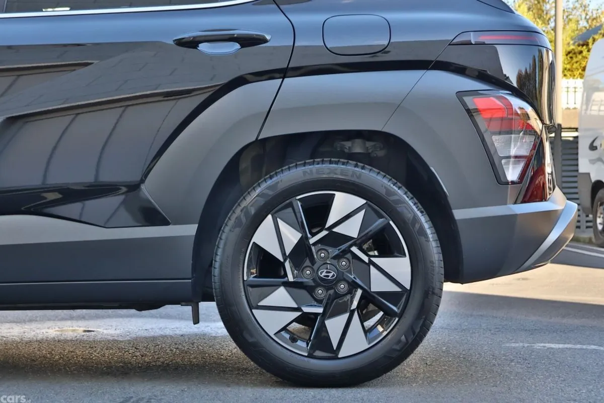 Hyundai KONA MPV, Petrol Hybrid, 2025, Black