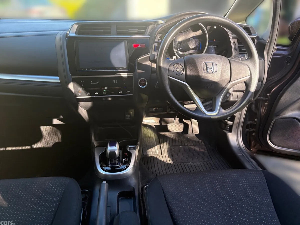 Honda Fit Hatchback, Petrol Hybrid, 2017, Silver