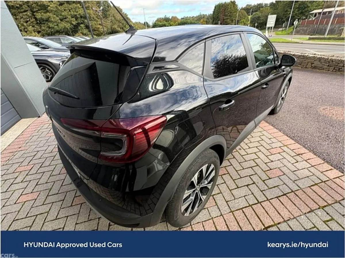 Renault Captur SUV, Petrol, 2023, Black