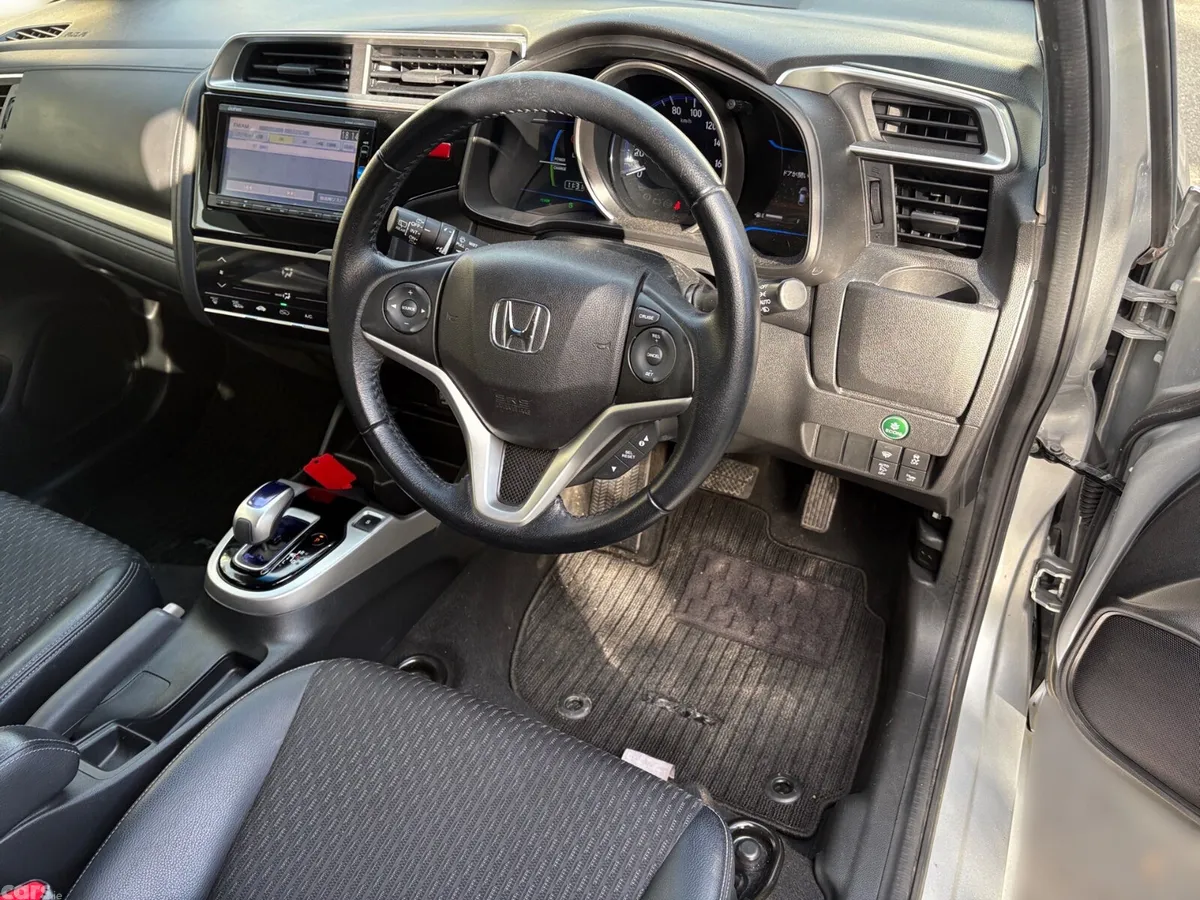 Honda Fit Hatchback, Petrol Hybrid, 2017, Silver