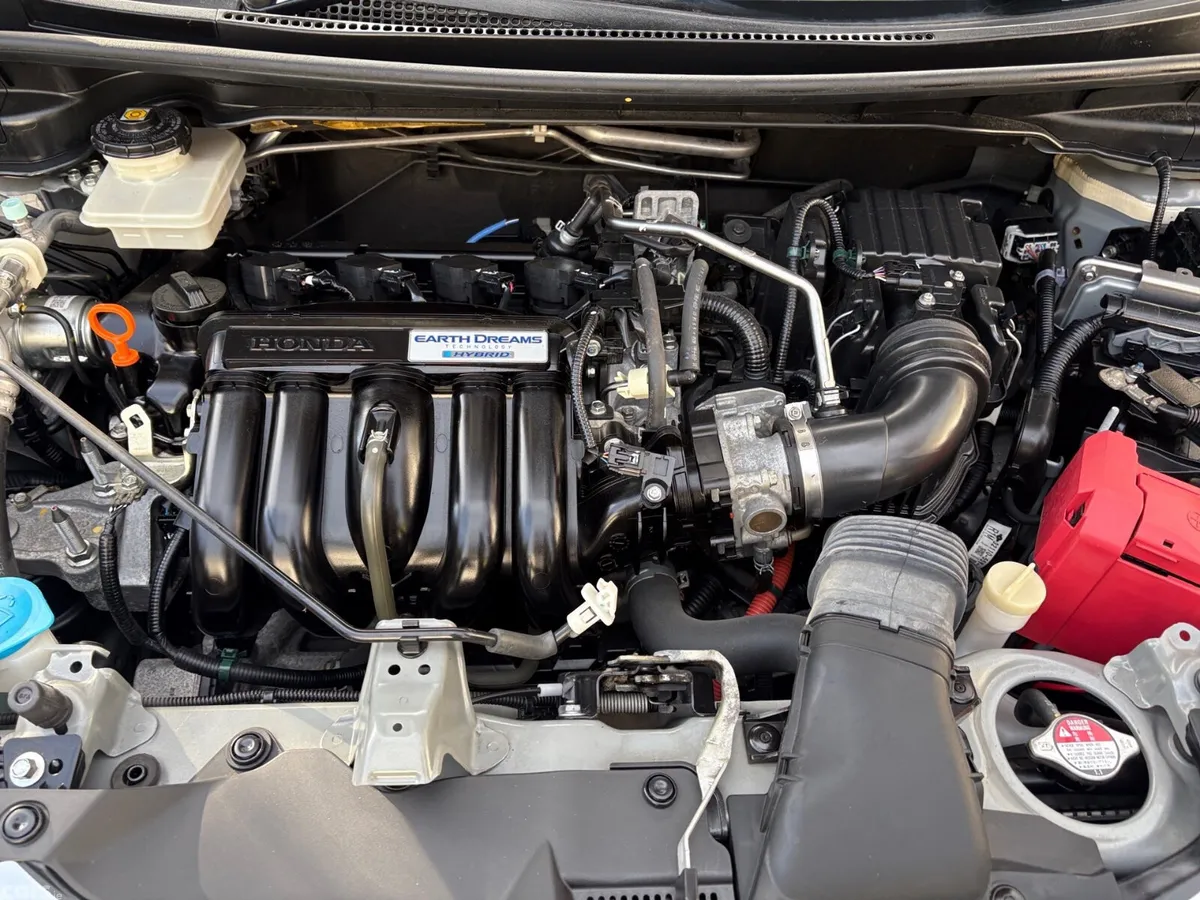 Honda Fit Hatchback, Petrol Hybrid, 2017, Silver