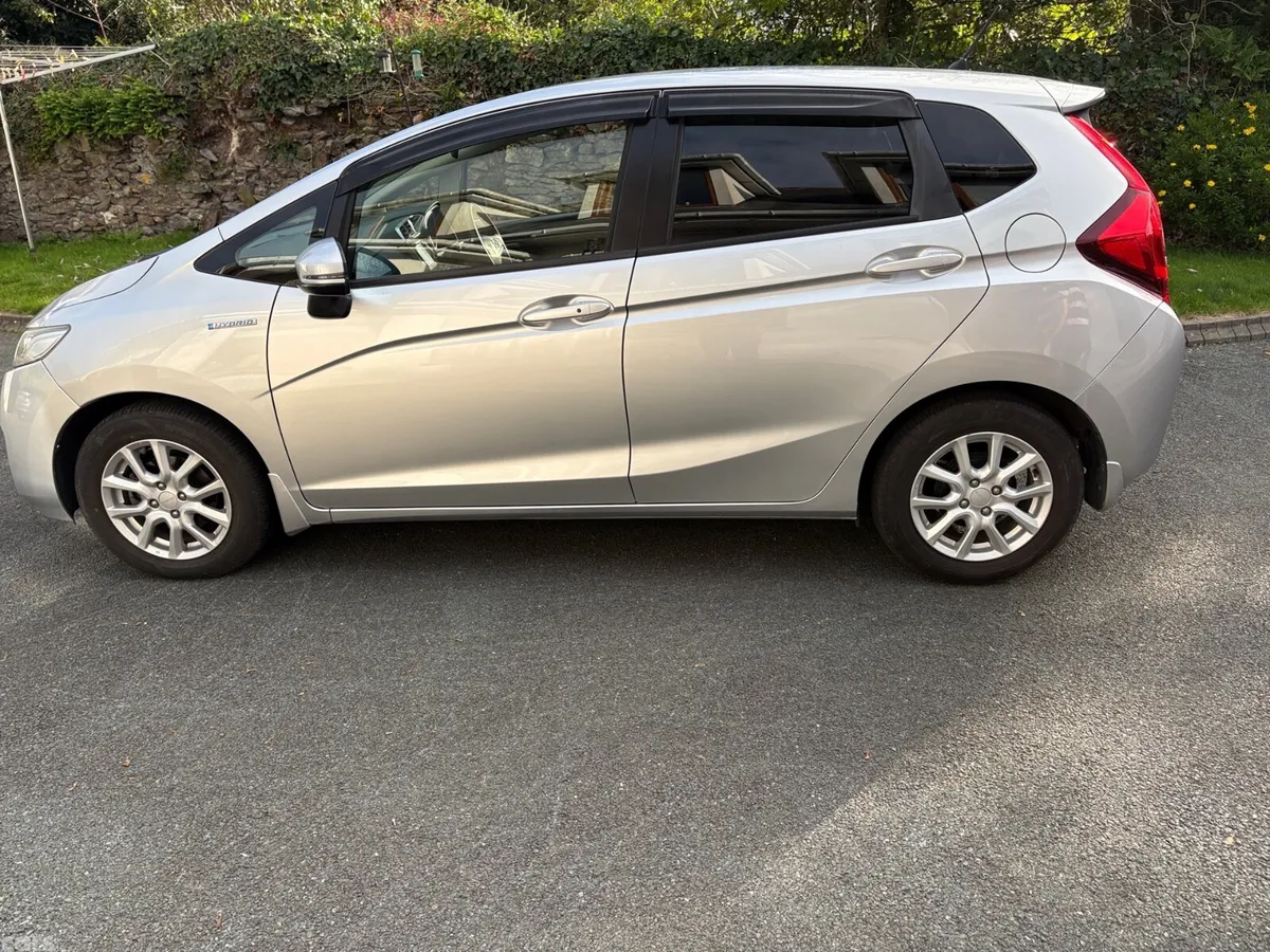 Honda Fit Hatchback, Petrol Hybrid, 2017, Silver
