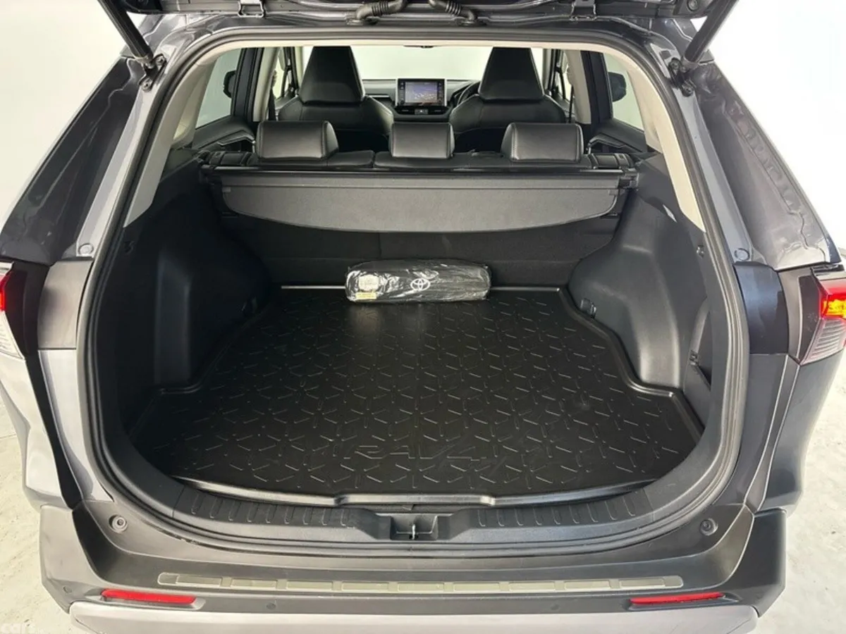 Toyota RAV4 SUV, Petrol Hybrid, 2022, Grey