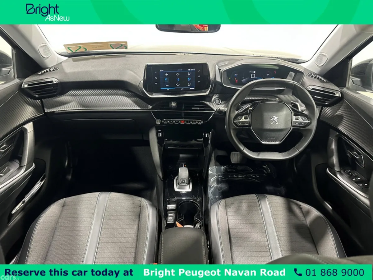 Peugeot 2008 MPV, Petrol, 2022, Grey